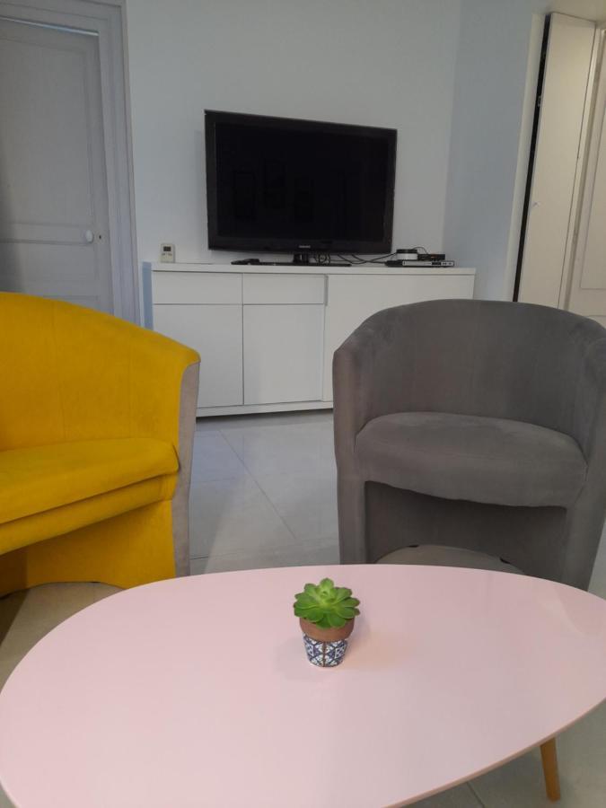 17, Face A La Gare Apartment Lannion Bagian luar foto